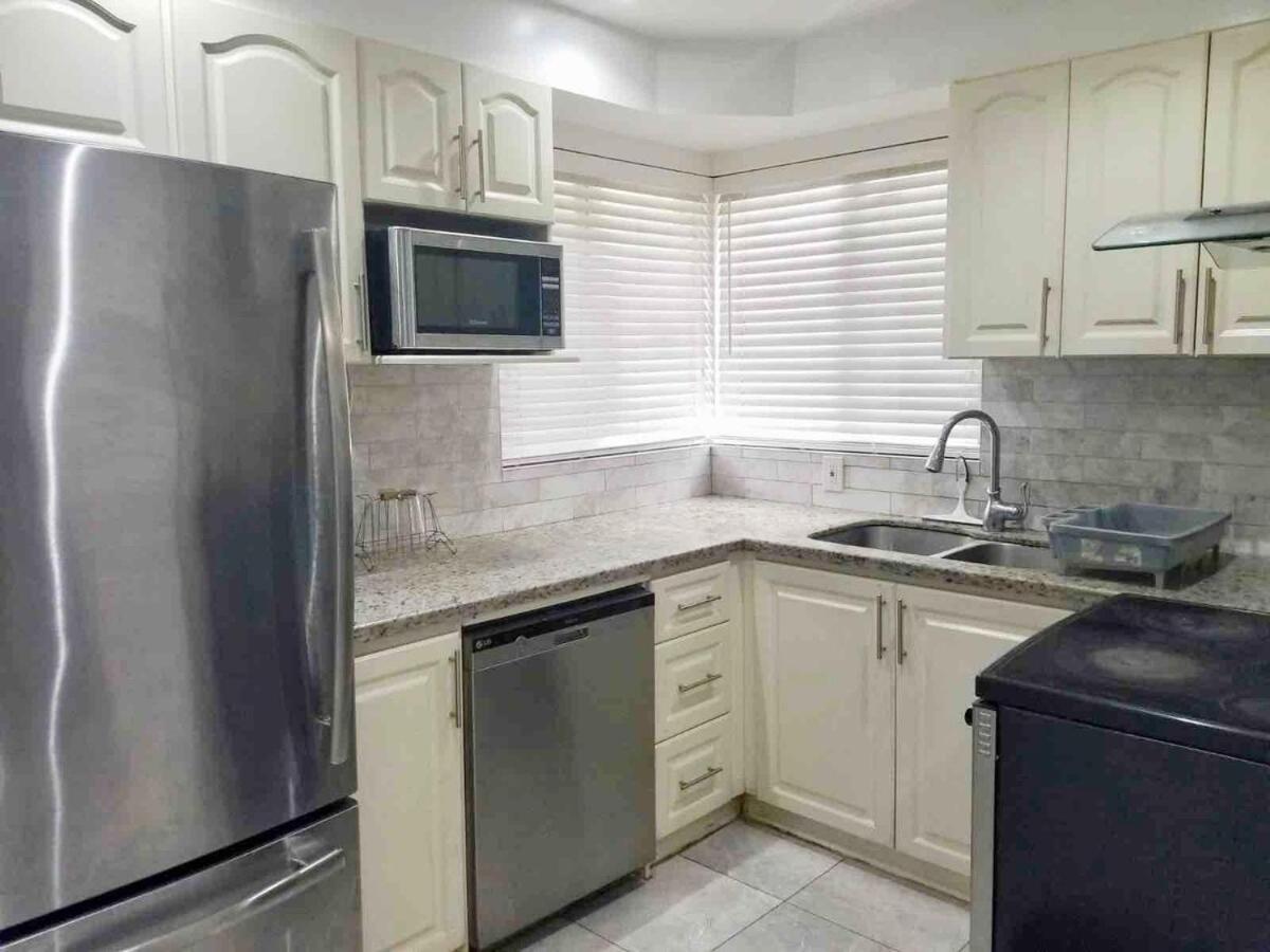Spacious Mbr Near Kennedy Subway & Go Toronto Exteriör bild